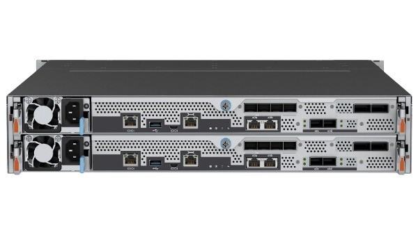 ThinkSystem DG7000 4U Server with USB and NFS Storage