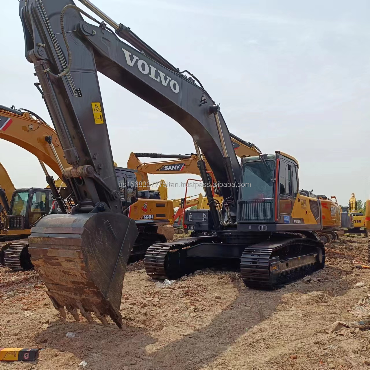 215 kw Used Crawler Excavator 29 Tons with Closed Cab in Japan Working Hours 0-2000