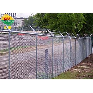 China 50x50 Chain Link Galvanized Fence 3.4mm Diameter Iron 10 Ft X 36 Ft factory