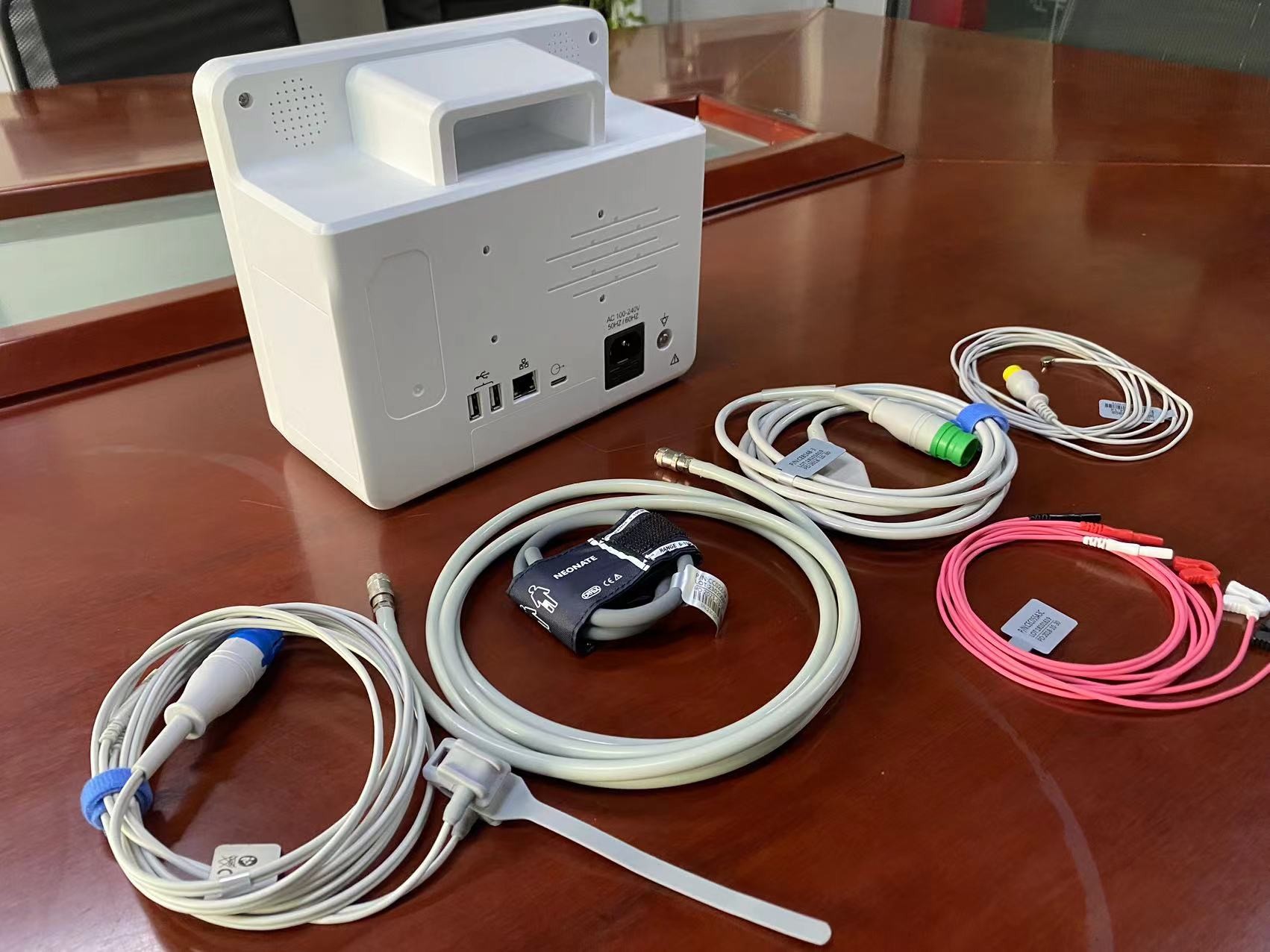 Hospital Neonate Patient Monitor With 8.4 Inch TFT LCD Screen