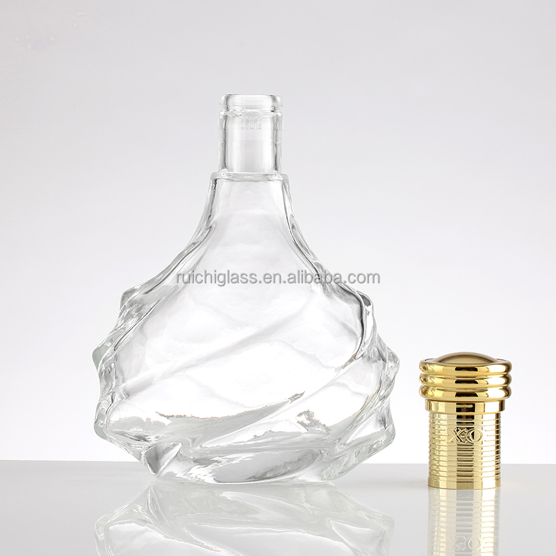 Customized 750ml Whisky Vodka Spirit Glass Bottle for Beverage