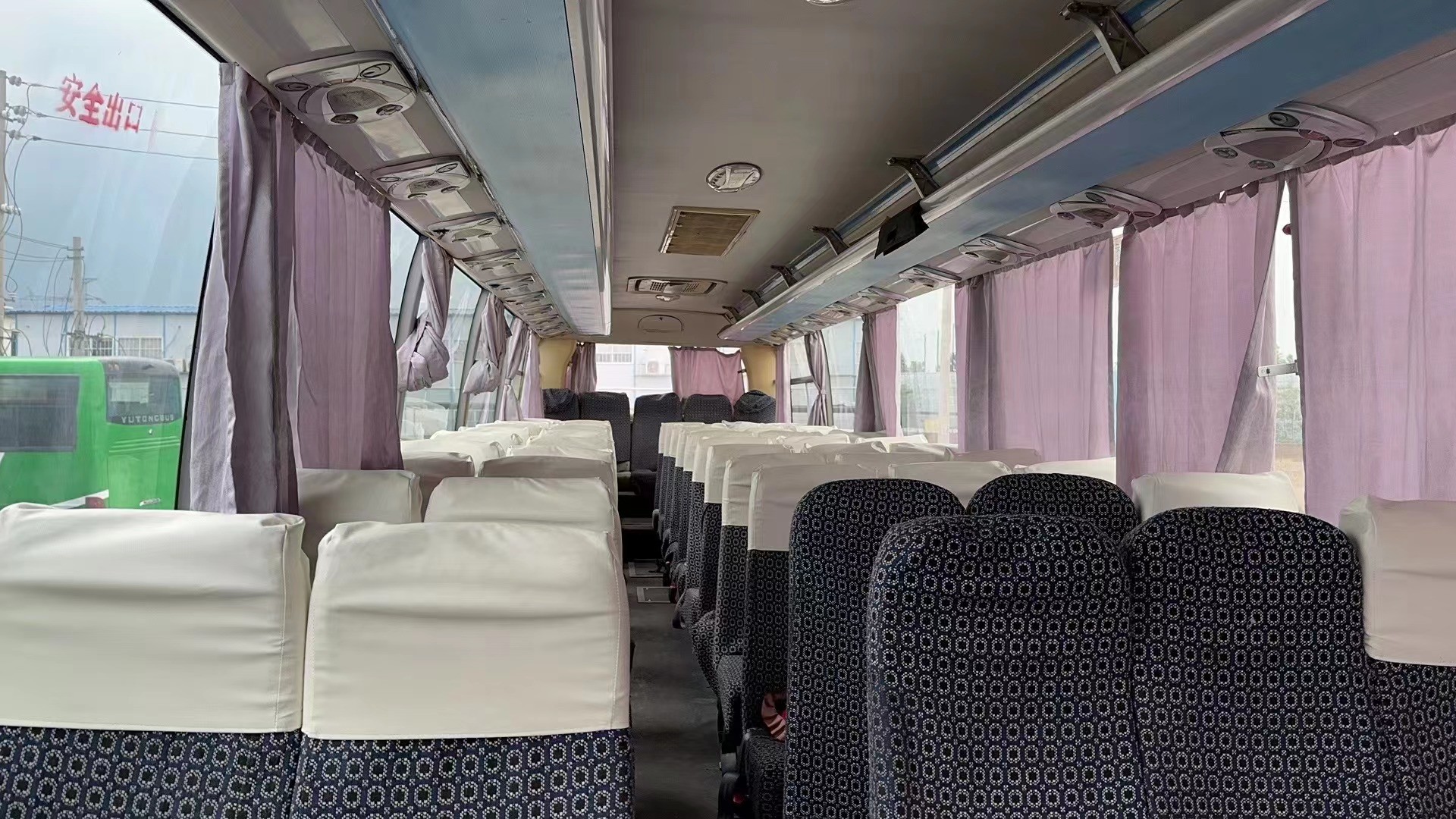 Second Hand Microbus 60 Seats 2+3 Seats Layout Yuchai Engine Blue Color Air Conditioner Used Young Tong Bus ZK6107