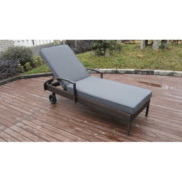 China Adjustable Rattan Sun Lounger , Patio / Garden / Beach Lounger factory
