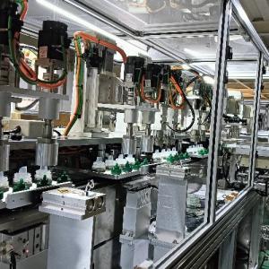 China Laundry Detergent Cap Assembly Machine For Simultaneous Assembly Of Two Sizes Of Products factory