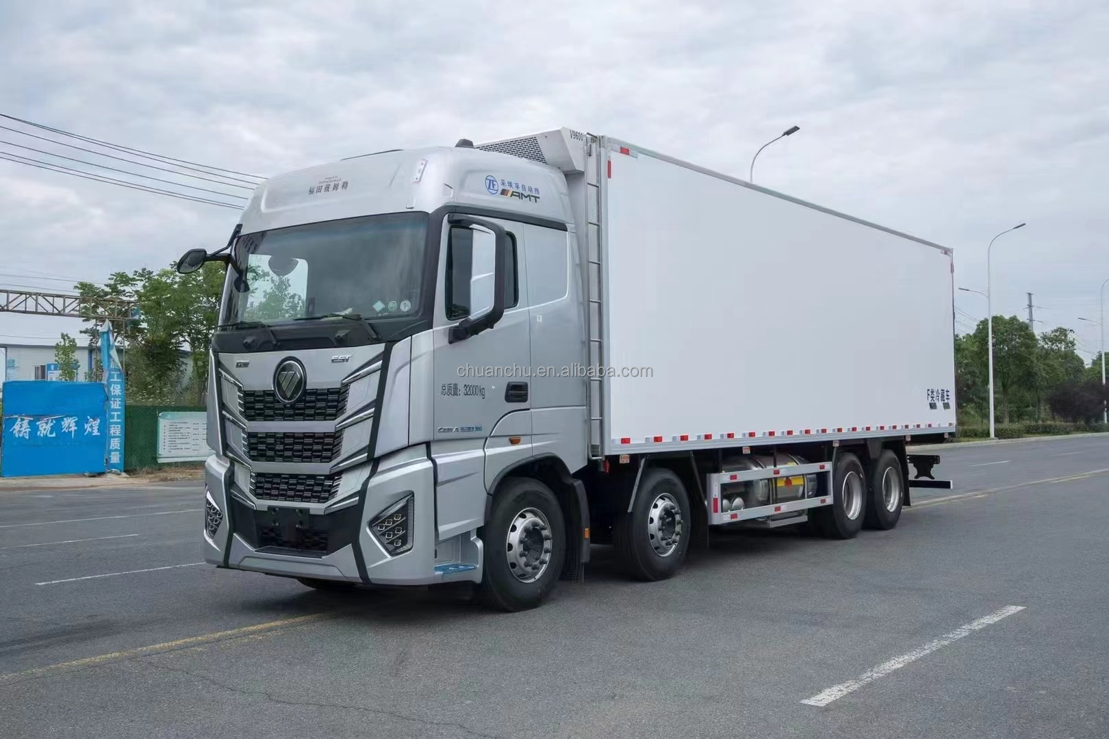 Foton 8.5m 3 Axis 6x2 Refrigerated Box Truck Gasoline Fuel Type Euro 4