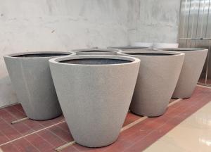 China Customized Color Round Fiberglass Planter Pots With Drainage Hole factory