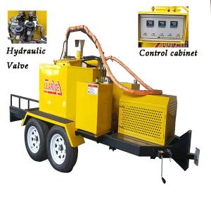 China Asphalt Concrete Crack Repair Machine 500L 25hp Engine Power factory