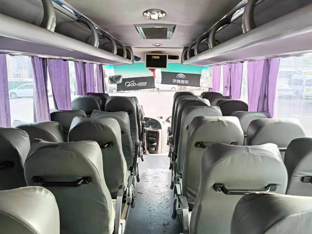 Used Passenger Bus Youngtong Bus ZK6908 Manual Transmission 39 Seats 2016 Year Long Distance