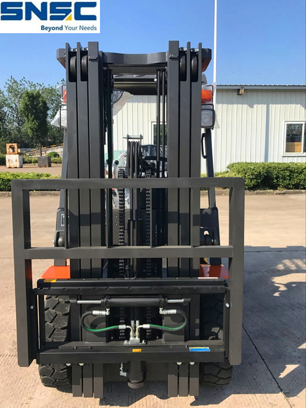 2.5ton Nissan Engine LPG Gasoline Side Shift S4500mm Mast Forklift Price