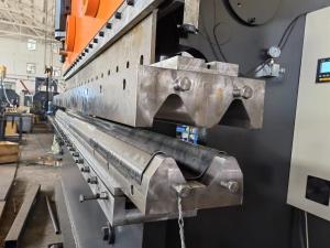 China CNC Press Brake Machine For Making Guardrail factory