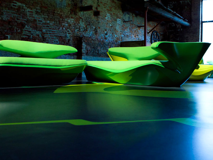 zephyr sofa by zaha hadid