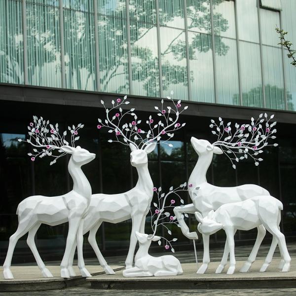 Fiberglass Sculpture Plum Blossom Deer Hotel Lobby Furniture Garden Landscaping