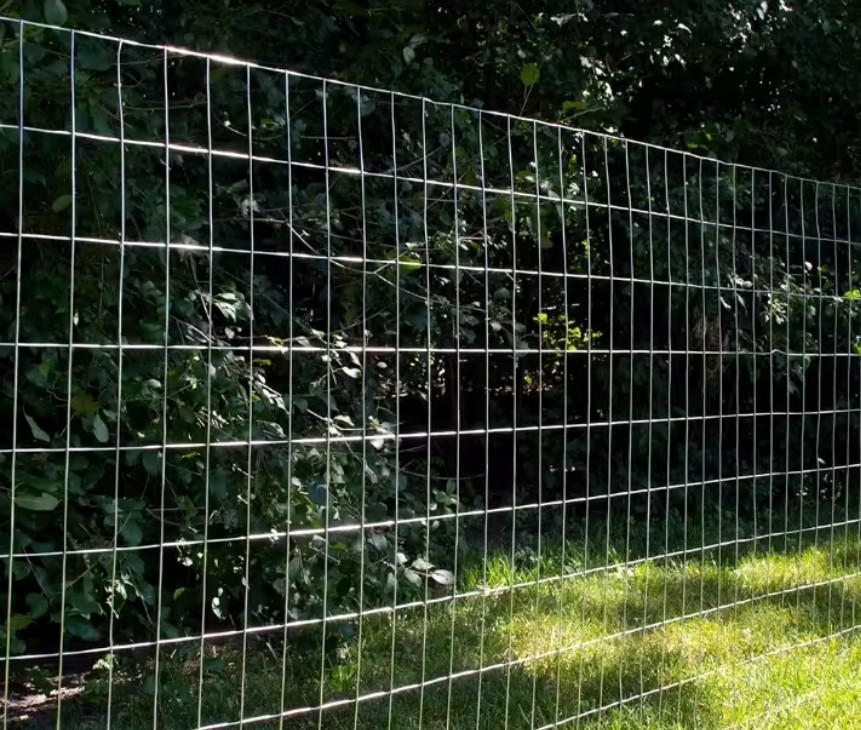 Durable Stainless Steel Welded Mesh with Bright Square Hole Design for Fencing