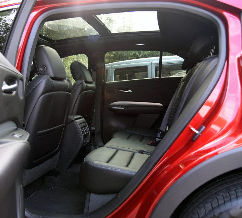 Popular Cadillac XT4 Gasoline Plus 48V Light Hybrid New And Used 5 seats SUV