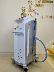 China 755 808 1064nm Diode Laser Hair Removal Machine with Semiconductor Refrigeration factory