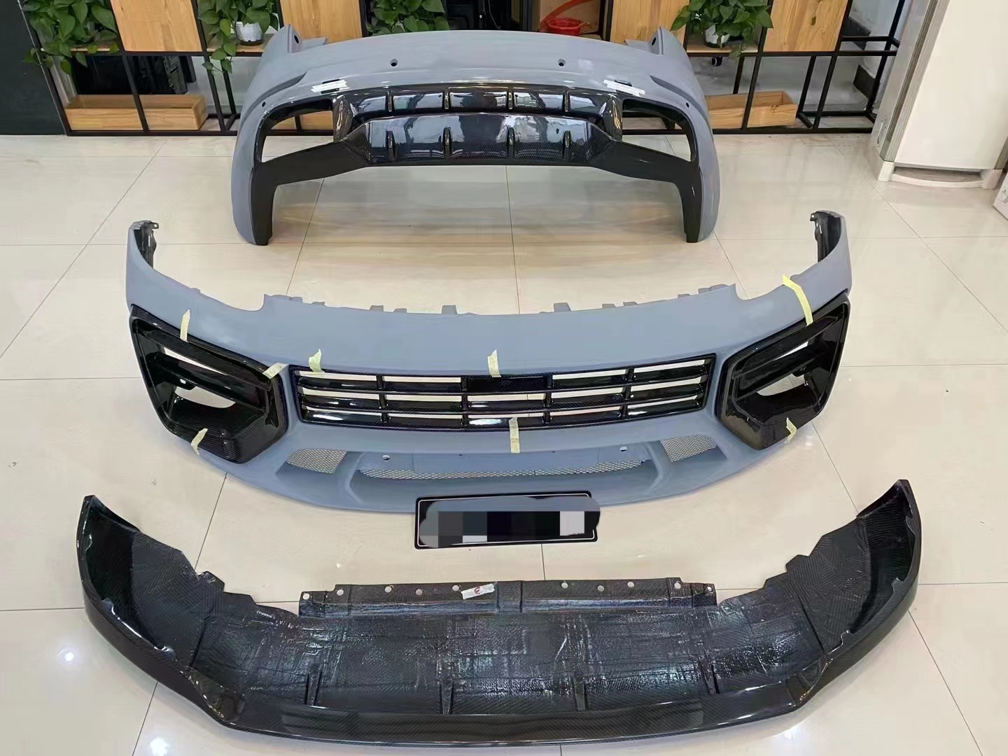 Cayenne Carbon Fiber Body Kit for Porsche Cayenne MTR Dry Carbon Fiber Body Kit Front and Rear Bumpers