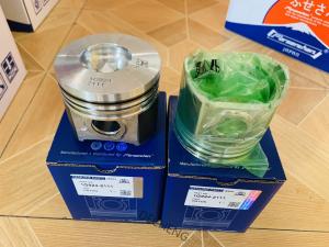 China 4D87 Hitachi Engine Parts V2403 1G924-2111 42mm Piston factory