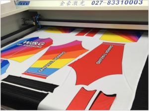 China Sublimation Sportwear Laser Cloth Cutting Machine Precision Cutting Without Hair Brim factory