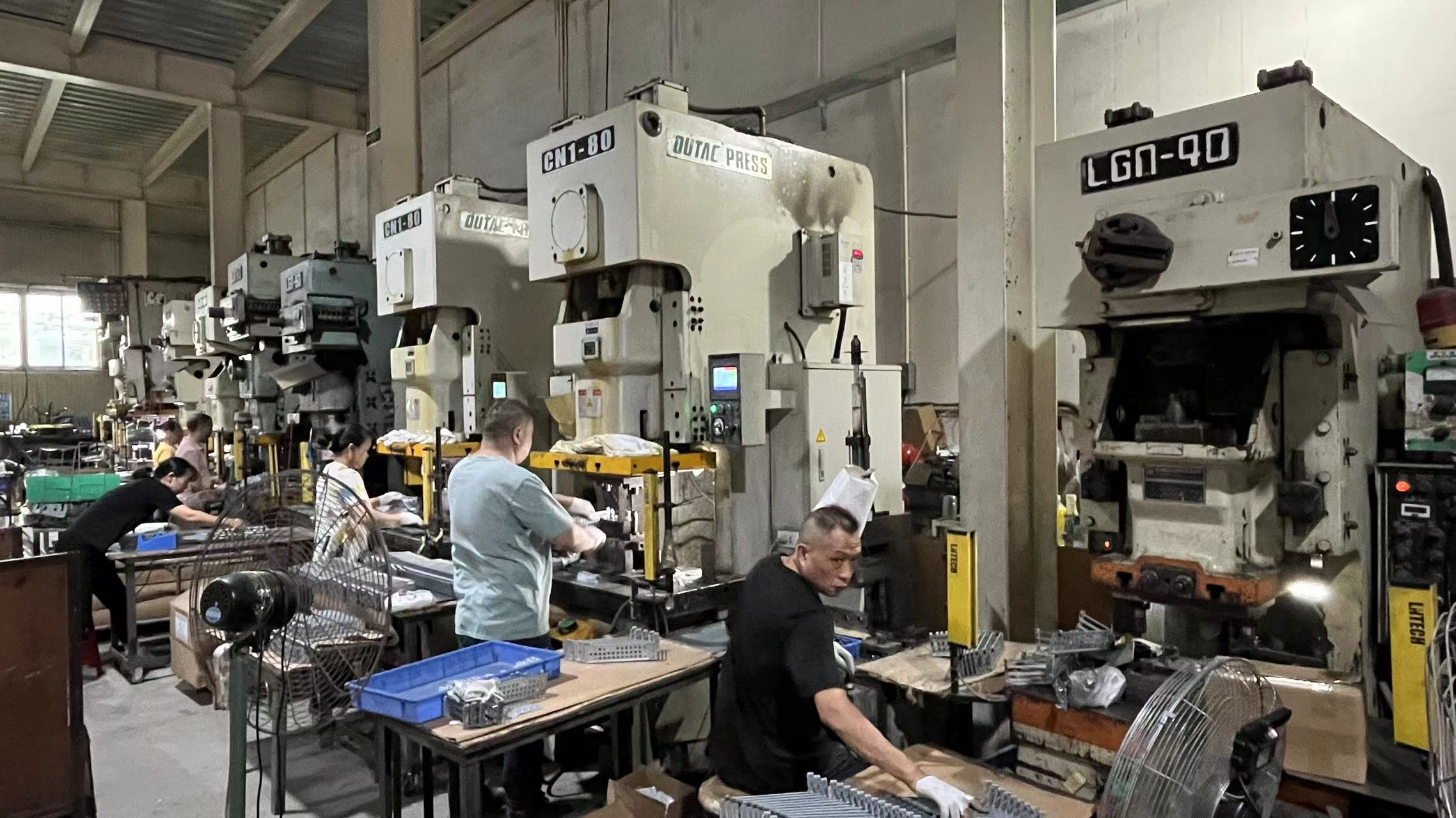 Precision Bending Electronic Sheet Metal Fabrication Shell for Carbon Steel Chassis