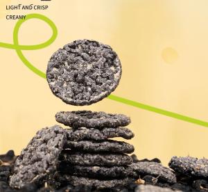 China Nutrient Rich Fusion Black Rice Crackers Crunchy Crispy Round Shaped factory