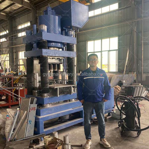 50000 UT 8 Ton/h Hydraulic Block Licking Machine for Cattle Cow Salt Lick Production