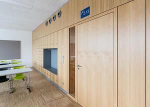 China Professional manufacturer wood partition with strong Aluminum panel factory