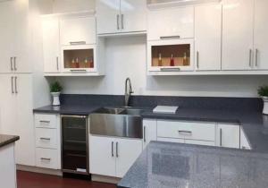 China China Factory Modern Design Wooden Customized Design Kitchen Cabinet factory