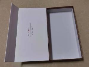 China Magnet Closure Rigid Cardboard Paper Box For Cosmetics factory