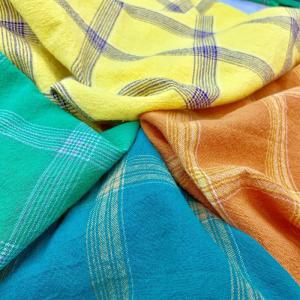 China Gingham Check Plaid Breathable 70% Cotton 30% Linen Blend Fabric factory