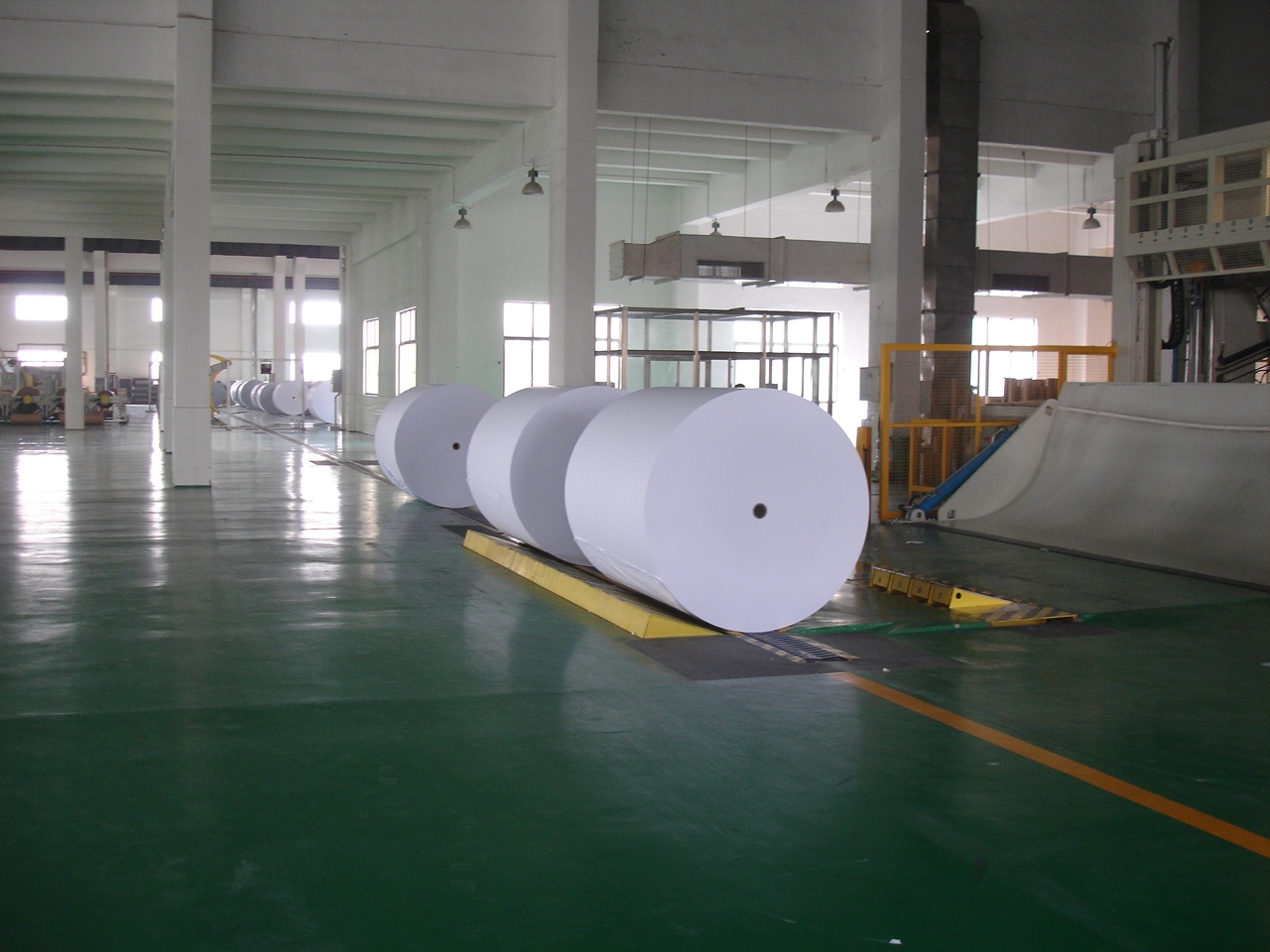 High Durability 80g White 850mm Copy Paper Jumbo Roll for A4 Paper Production