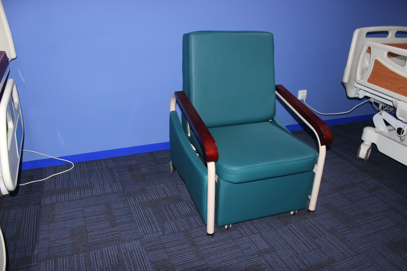 MDK-D101 Luxury Medical Accompany Escort Chair Hospital Medical Folding Bed Price