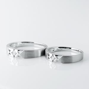 China Diamond Symmetrical Triangle 0.078ct His And Her Rings Set factory