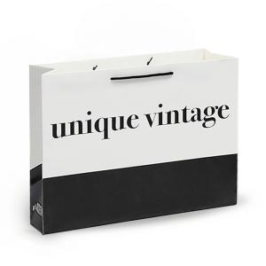 China Biodegradable Kraft Paper Bags With Handles Exquisite Gift Retail Shopping Bags factory