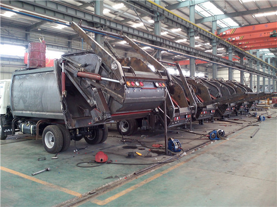 discount price factory sale 6 cbm 8 cbm 8m3 4x2 190 hp skip garbage truck