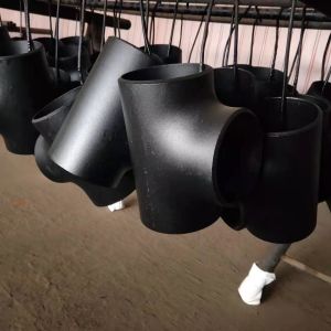 China Carbon Steel Butt Welding Smls 2000LBS Pipe Fitting Tee on sale