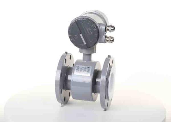 China Smart Utility Electromagnetic Flow Meter Rubber / Ptfe Liner Flange Pipe Connect factory