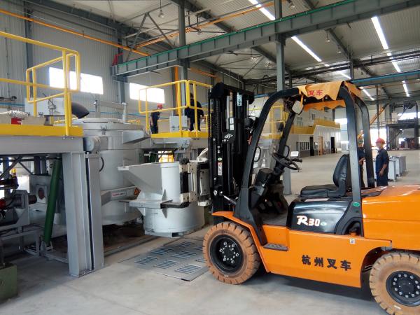 Hydraulic Tilting Aluminum Melting Furnace 1000KG High Pressure Die Casting For