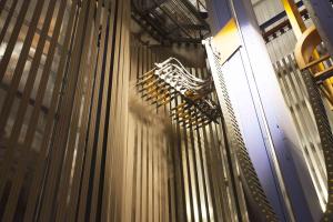 China Vertical Powder Coating Line For Aluminum Profiles With Superior Surface Treatment factory