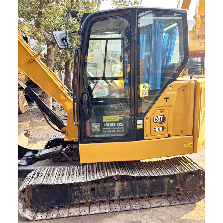 6 Ton Used CAT 306 Excavator Mini with Crawler Chain and Low Working Hours in 2021