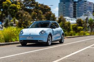 China Electric Vehicles 2024 GMW ORA Pure Electric Car With 126kw/171ps Motorpowr 160km/h Topspeed&amp;400kmRANGE factory