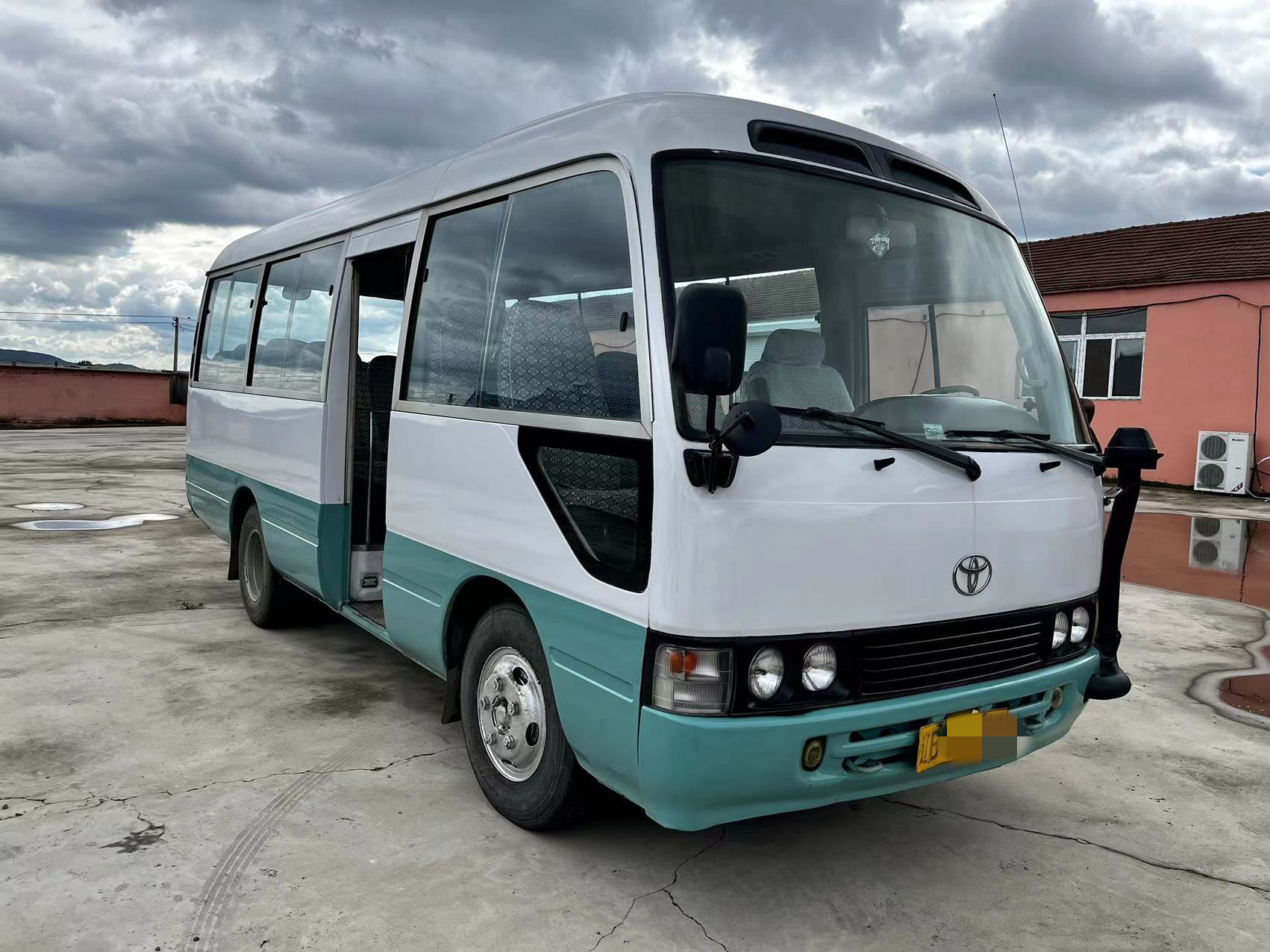 Used Toyota Coaster Bus 14B Diesel Engine Second Hand Coaster Bus 6m 26 Seats