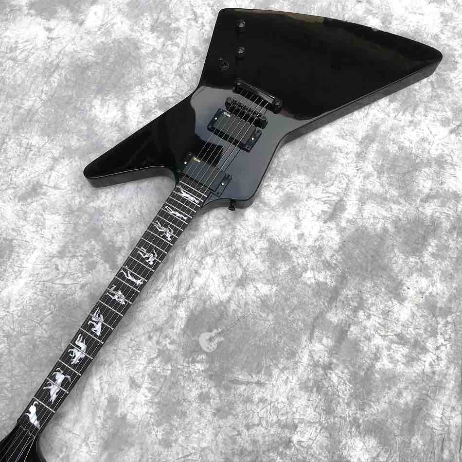 2020 New Style Custom Electric Guitar in Black with Guitar Logo Color and Shape Can be Customized