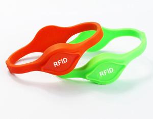 China LF / HF Silicone Pool Pass Wristbands , Dual Chips Uhf Rfid Wristband factory