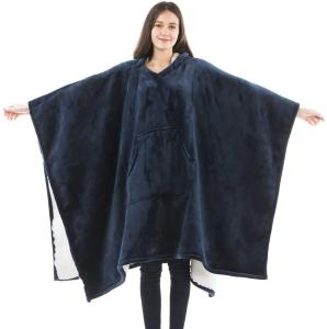 China Giant Pocket Fleece Oversized Hooded Blankets factory