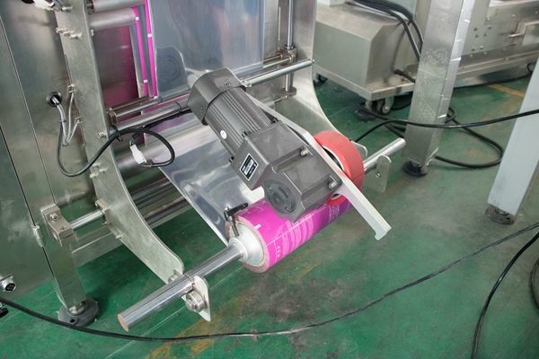 Foshan CE Certificate packing machine VFFS vertical form fill seal packaging machinery for corn chips factory