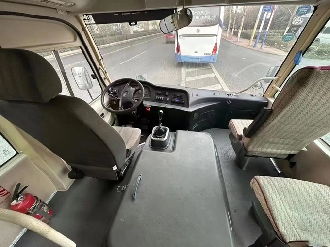 ZK6609 Yutong Used Passenger Bus / 19 Seats Good Air Conditioning Front Engine