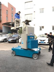 China 360 Degree Rotation Self Propelled Aerial Lift 7.5m Mast Type Boom Lift factory