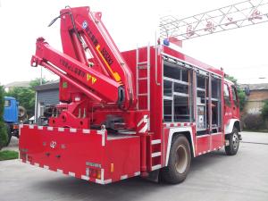 China Heavy Duty Emergency Rescue Fire Truck 177kw 4x2 Euro 4 With 5T Crane factory