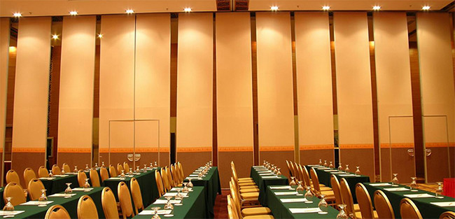 Hotel 38db Acoustic Folding Partition Wall Soundproof Sliding Type