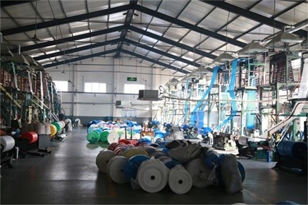 White Disposable PE Apron / Plastic Throw Away Aprons For Food Industry